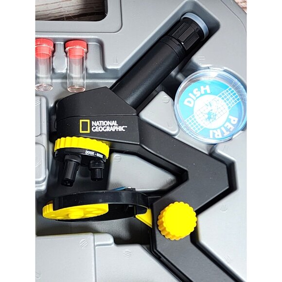 Explore the Microscopic World with the National Geographic Microscope Kit - Picture 6 of 12